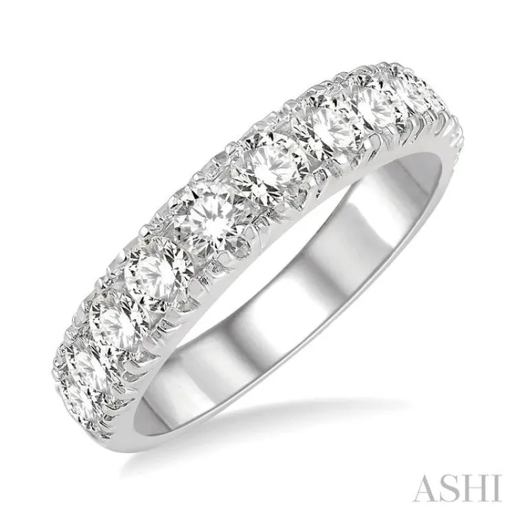 1 1/2 ctw 11 Stone Round Cut Diamond Wedding Band in 14K White Gold