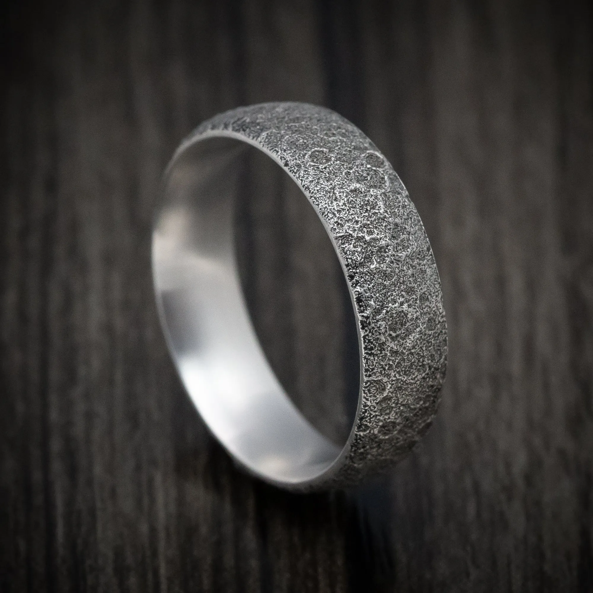 14K White Gold Moon Rock Design Wedding Men's Band