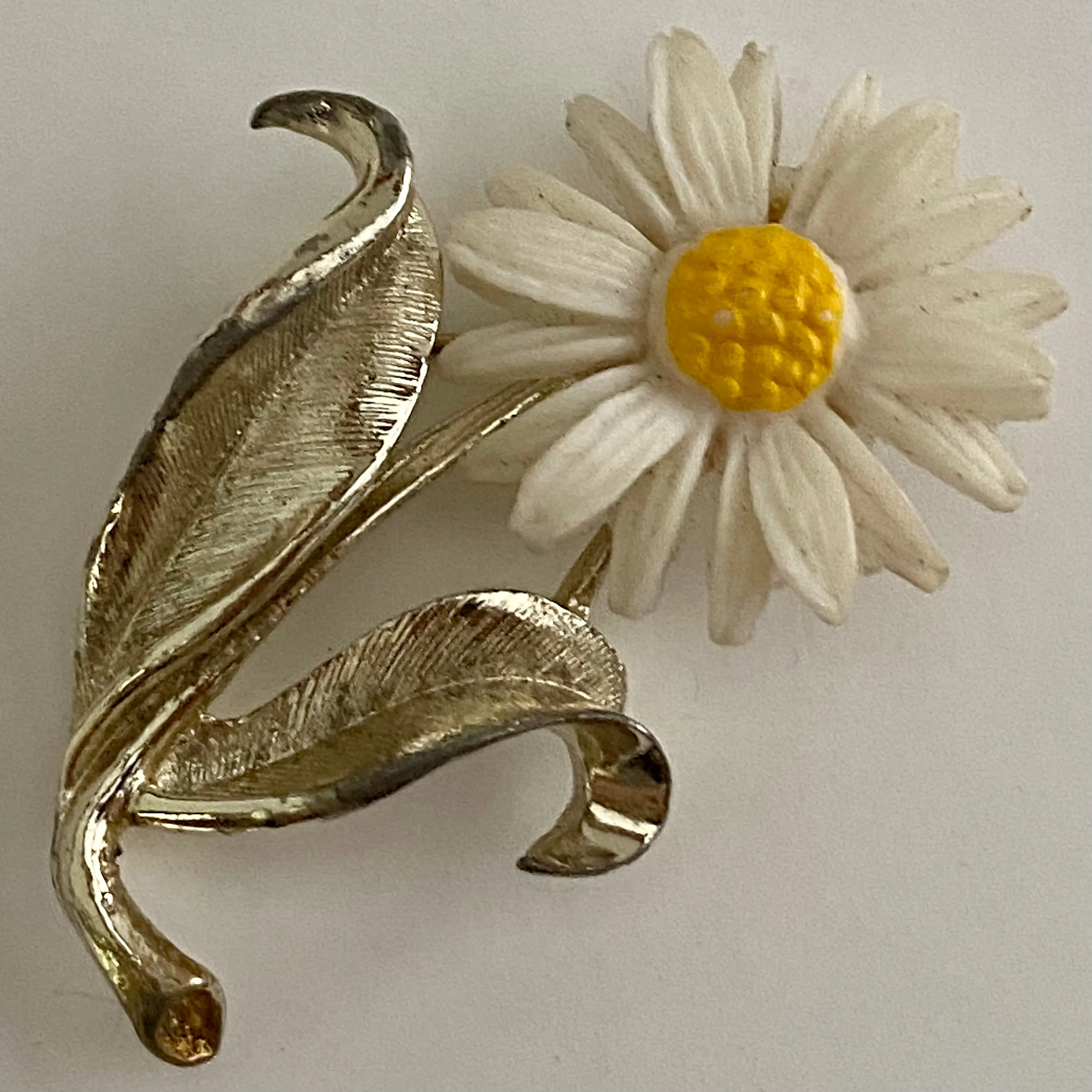 1969 Sarah Coventry Light N' Bright Brooch