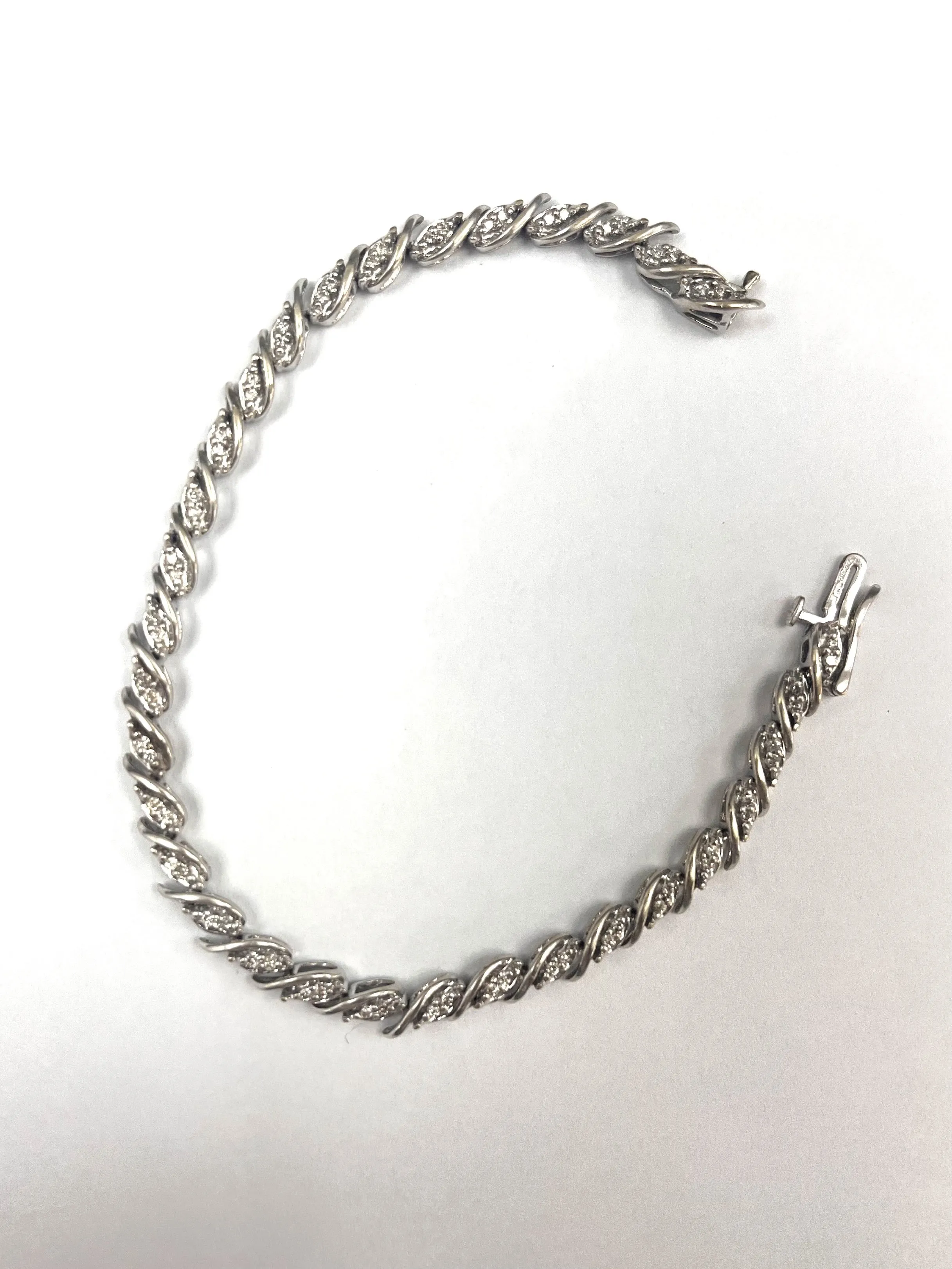 9ct White Gold 0.96cts Diamond Set Bracelet