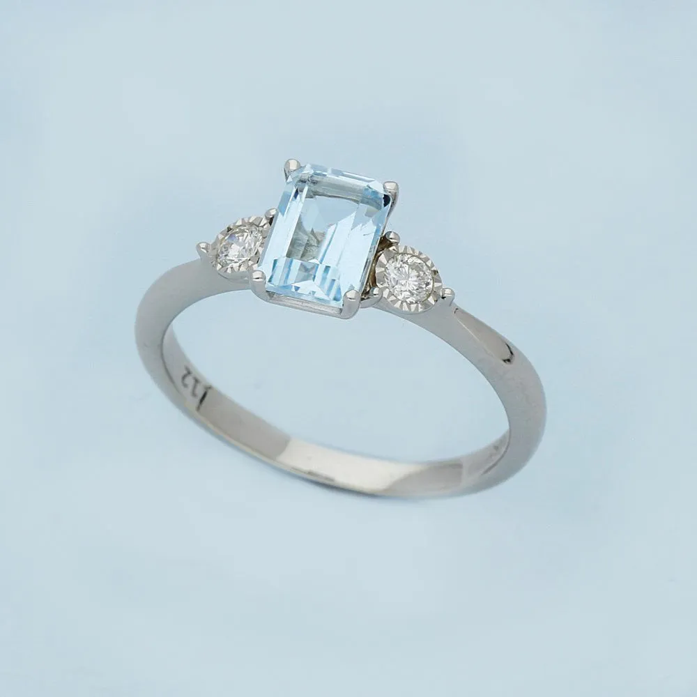 9ct White Gold Blue Topaz & Diamond Trilogy Ring