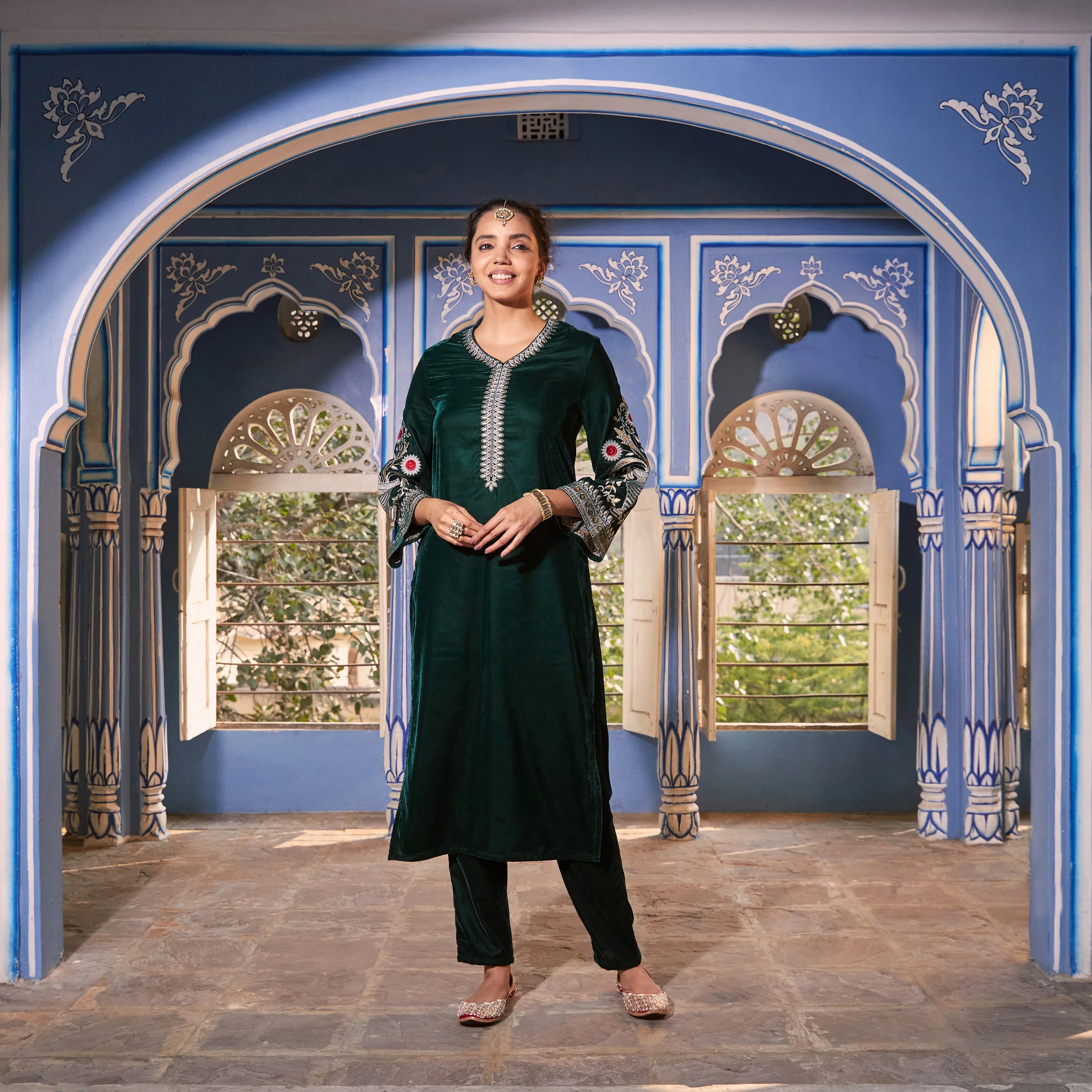 Emerald Green Velvet Zari Embroidered Straight Kurta