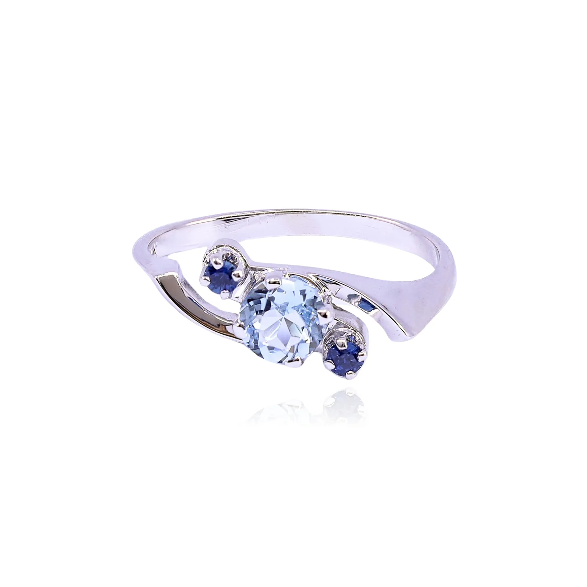 ESTATE 14K WHITE GOLD AQUAMARINE SAPPHIRE THREE STONE RING