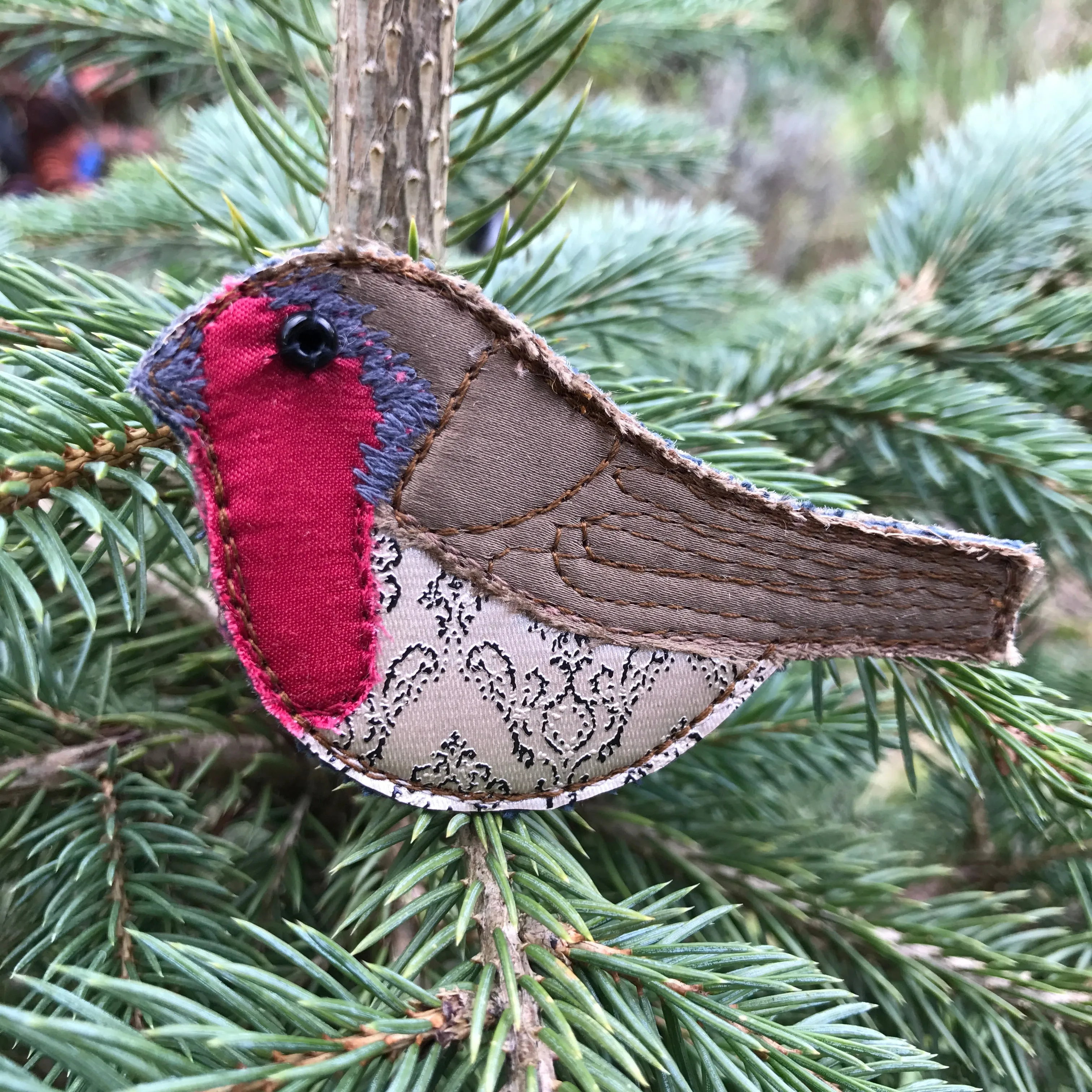 Fabric robin brooch