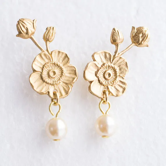 Flower and Pearl stud earrings- WS