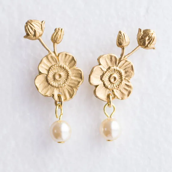 Flower and Pearl stud earrings- WS