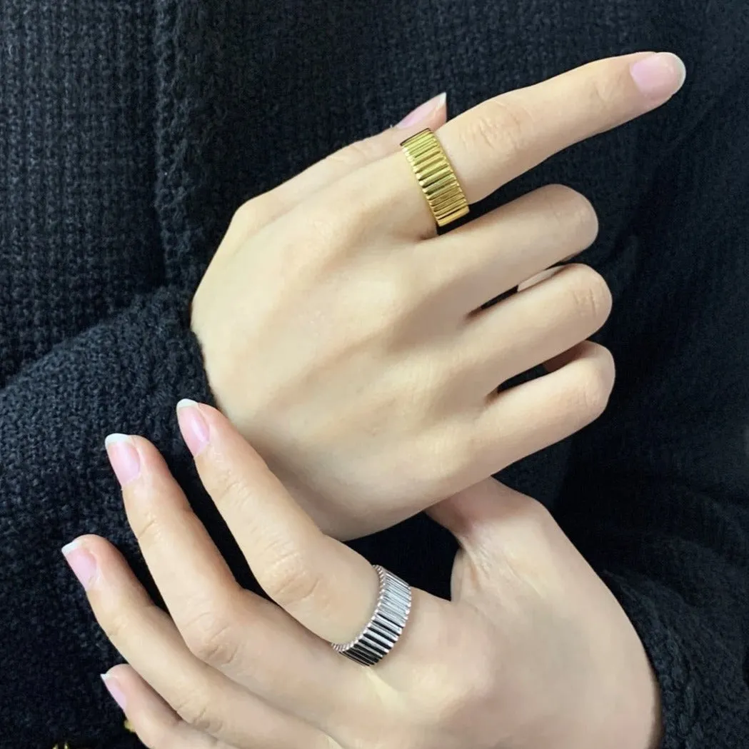 Minimalist Adjustable Ribbed Ring