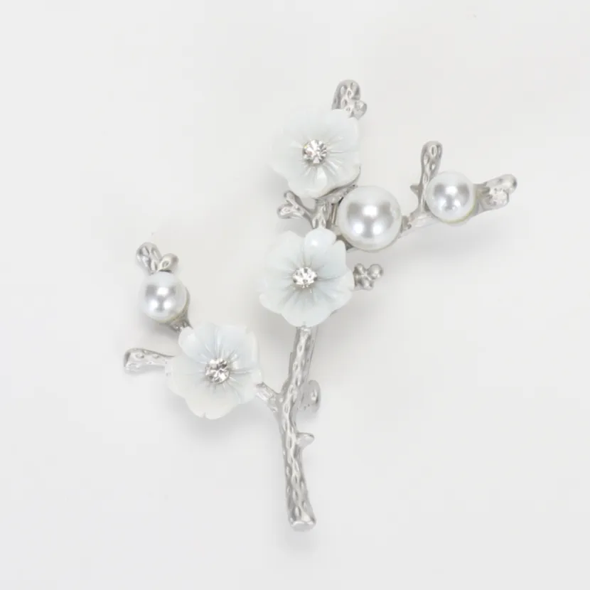 Pearl Flowers Brooch