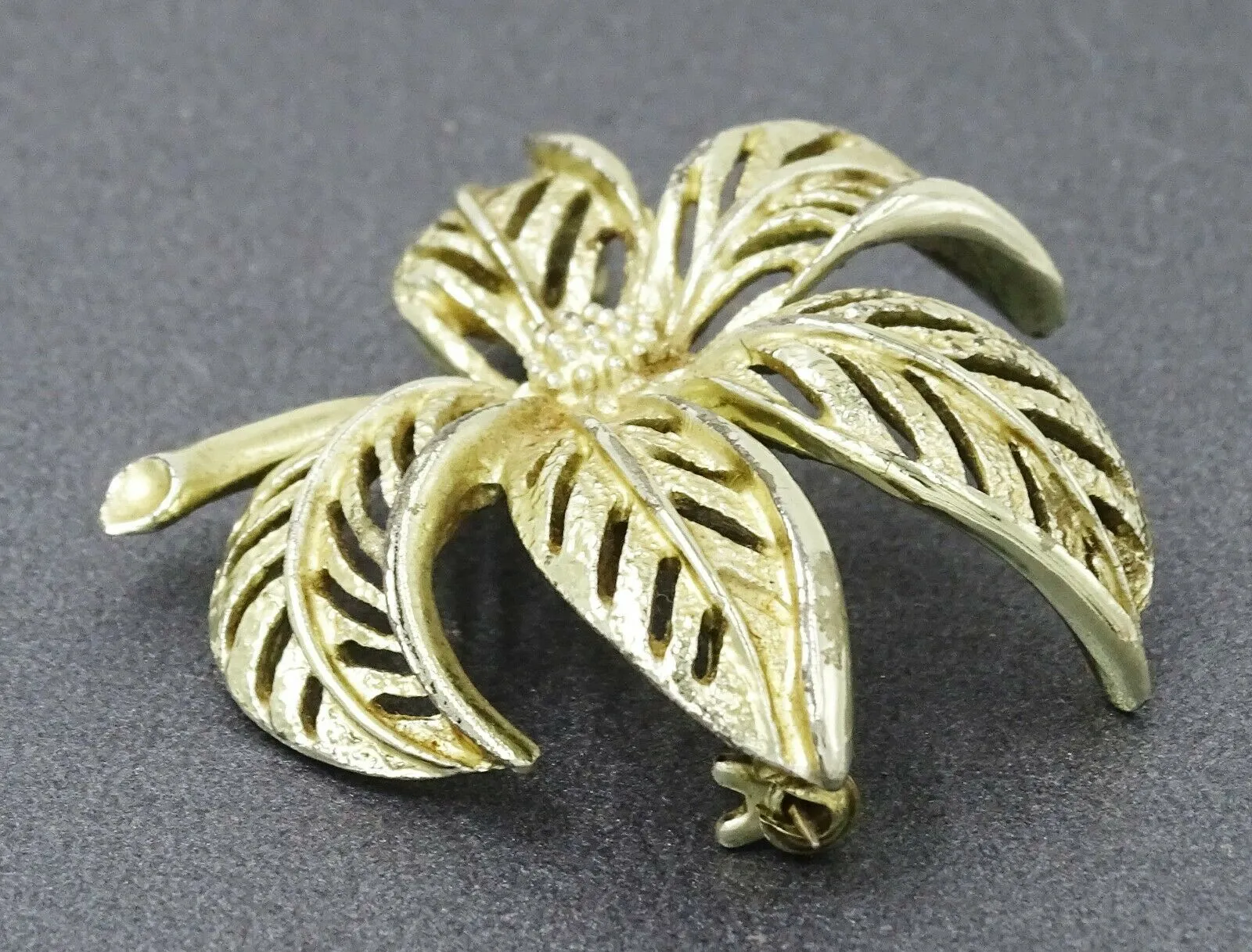 Sarah Coventry Yellow Gold Leaf Brooch